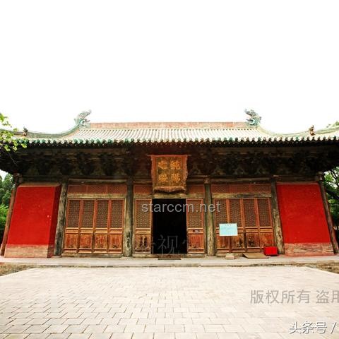《黑神话：悟空》壁画创作难度与AI生成质疑对比分析